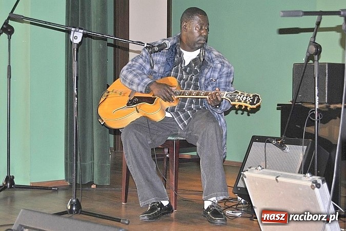 Zdjęcie w galerii na portalu naszraciborz.pl: W murach Pałacyku RAFAKO zabrzmiał blues wiadomości z regionu