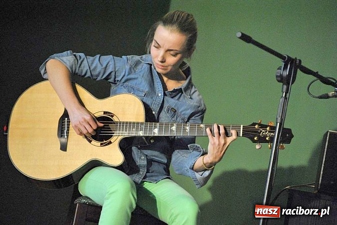 Zdjęcie w galerii na portalu naszraciborz.pl: W murach Pałacyku RAFAKO zabrzmiał blues wiadomości z regionu