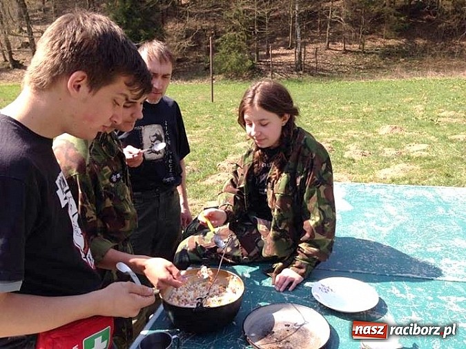 Zdjęcie w galerii na portalu naszraciborz.pl: Harcerze z Raciborza i Wodzisławia na biwaku w Czechach wiadomości z regionu