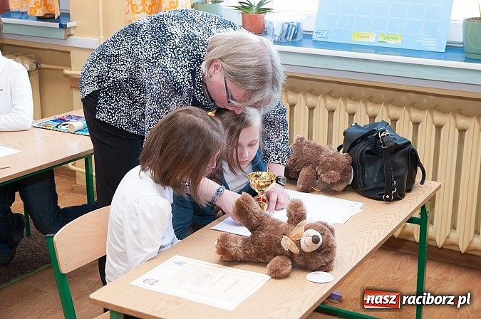 Zdjęcie w galerii na portalu naszraciborz.pl: Trzecioklasiści znają swoje miasto wiadomości z regionu