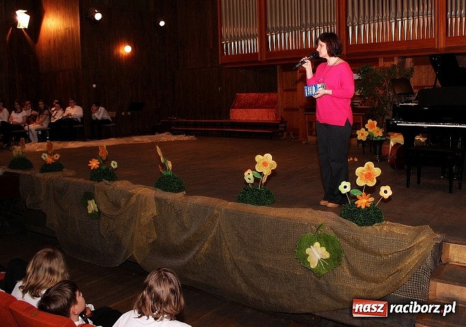 Zdjęcie w galerii na portalu naszraciborz.pl: Dzień otwarty w szkole muzycznej z bajką Kot w butach wiadomości z regionu