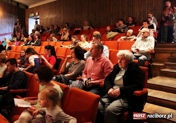 Zdjęcie w galerii na portalu naszraciborz.pl: Dzień otwarty w szkole muzycznej z bajką Kot w butach wiadomości z regionu