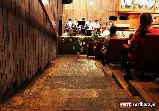 Zdjęcie w galerii na portalu naszraciborz.pl: Dzień otwarty w szkole muzycznej z bajką Kot w butach wiadomości z regionu