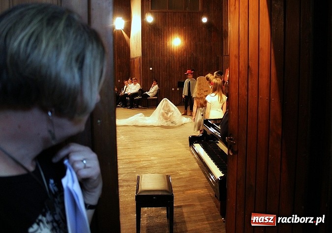 Zdjęcie w galerii na portalu naszraciborz.pl: Dzień otwarty w szkole muzycznej z bajką Kot w butach wiadomości z regionu