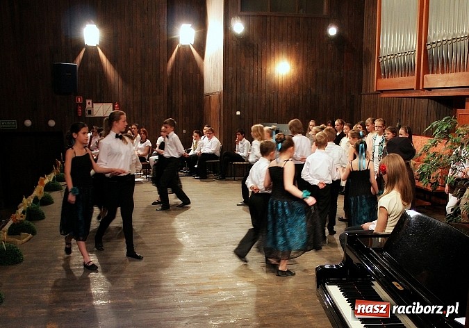 Zdjęcie w galerii na portalu naszraciborz.pl: Dzień otwarty w szkole muzycznej z bajką Kot w butach wiadomości z regionu