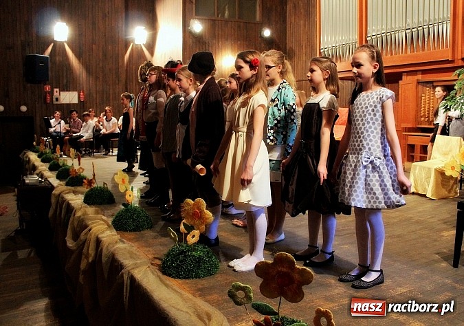 Zdjęcie w galerii na portalu naszraciborz.pl: Dzień otwarty w szkole muzycznej z bajką Kot w butach wiadomości z regionu