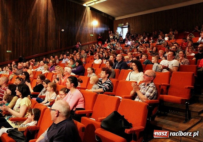 Zdjęcie w galerii na portalu naszraciborz.pl: Dzień otwarty w szkole muzycznej z bajką Kot w butach wiadomości z regionu