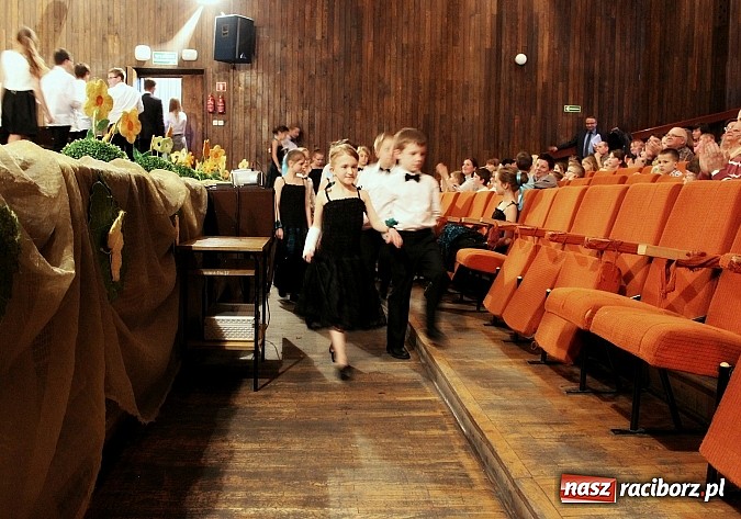 Zdjęcie w galerii na portalu naszraciborz.pl: Dzień otwarty w szkole muzycznej z bajką Kot w butach wiadomości z regionu