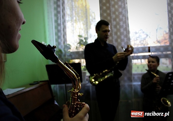 Zdjęcie w galerii na portalu naszraciborz.pl: Dzień otwarty w szkole muzycznej z bajką Kot w butach wiadomości z regionu