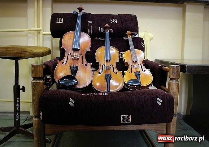 Zdjęcie w galerii na portalu naszraciborz.pl: Dzień otwarty w szkole muzycznej z bajką Kot w butach wiadomości z regionu