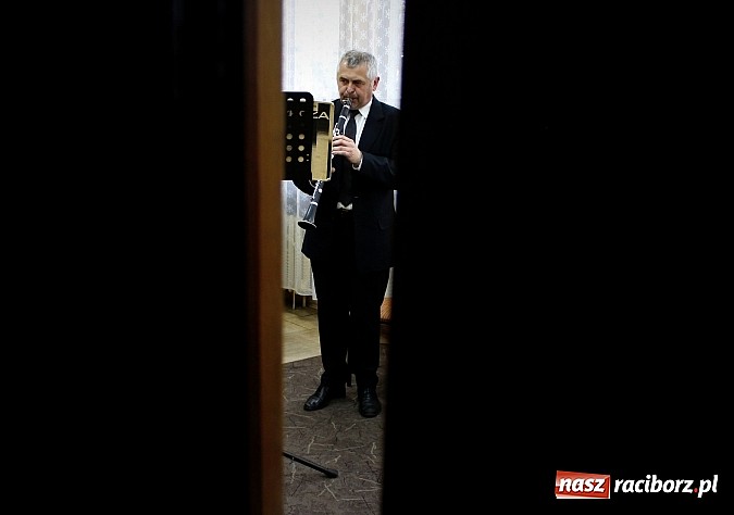 Zdjęcie w galerii na portalu naszraciborz.pl: Dzień otwarty w szkole muzycznej z bajką Kot w butach wiadomości z regionu