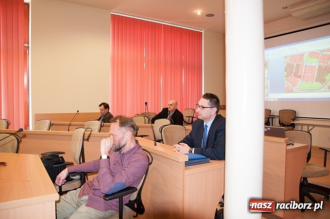 Zdjęcie w galerii na portalu naszraciborz.pl: Miasto ma prawo do bycia miastem! - debaty o placu Długosza ciąg dalszy. Drugie spotkanie, które powinno być pierwszym wiadomości z regionu