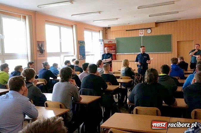 Zdjęcie w galerii na portalu naszraciborz.pl: O bezpieczeństwie na drodze w Zespole Szkół Mechanicznych w Raciborzu wiadomości z regionu