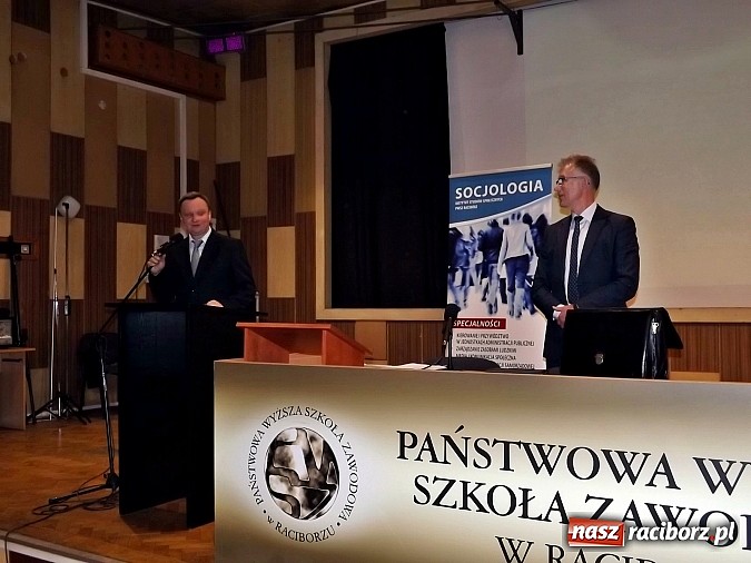 Zdjęcie w galerii na portalu naszraciborz.pl: Studenci PWSZ wysłuchali wykładu prezydenta wiadomości z regionu