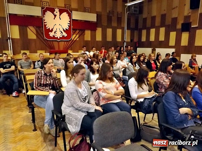 Zdjęcie w galerii na portalu naszraciborz.pl: Studenci PWSZ wysłuchali wykładu prezydenta wiadomości z regionu
