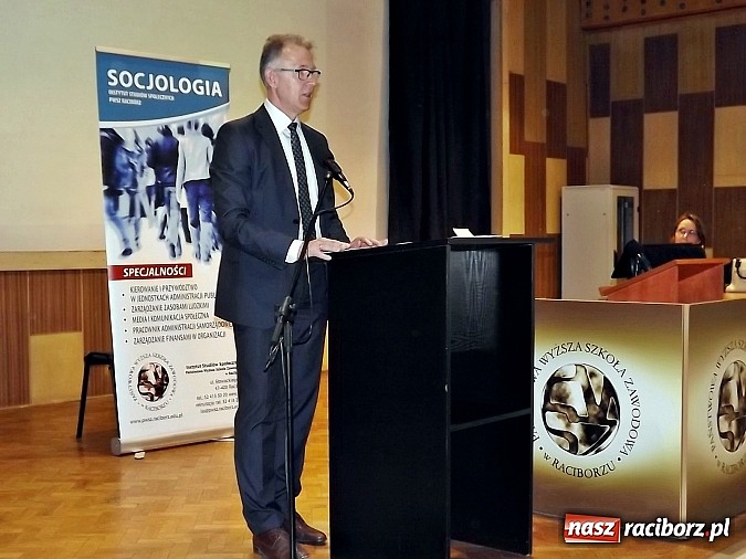 Zdjęcie w galerii na portalu naszraciborz.pl: Studenci PWSZ wysłuchali wykładu prezydenta wiadomości z regionu