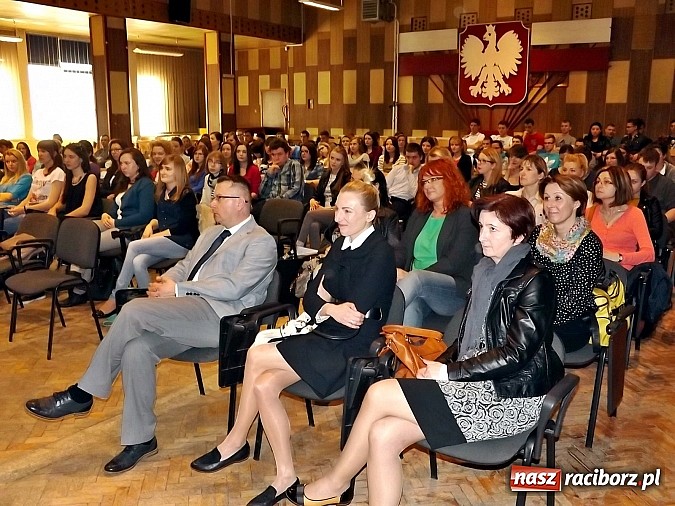 Zdjęcie w galerii na portalu naszraciborz.pl: Studenci PWSZ wysłuchali wykładu prezydenta wiadomości z regionu