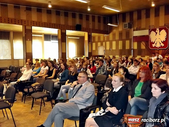 Zdjęcie w galerii na portalu naszraciborz.pl: Studenci PWSZ wysłuchali wykładu prezydenta wiadomości z regionu