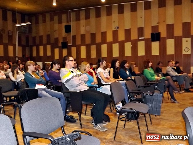 Zdjęcie w galerii na portalu naszraciborz.pl: Studenci PWSZ wysłuchali wykładu prezydenta wiadomości z regionu