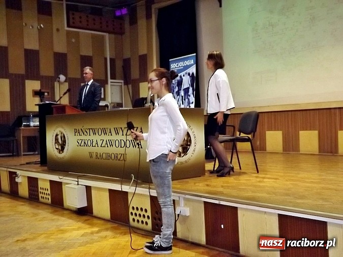 Zdjęcie w galerii na portalu naszraciborz.pl: Studenci PWSZ wysłuchali wykładu prezydenta wiadomości z regionu