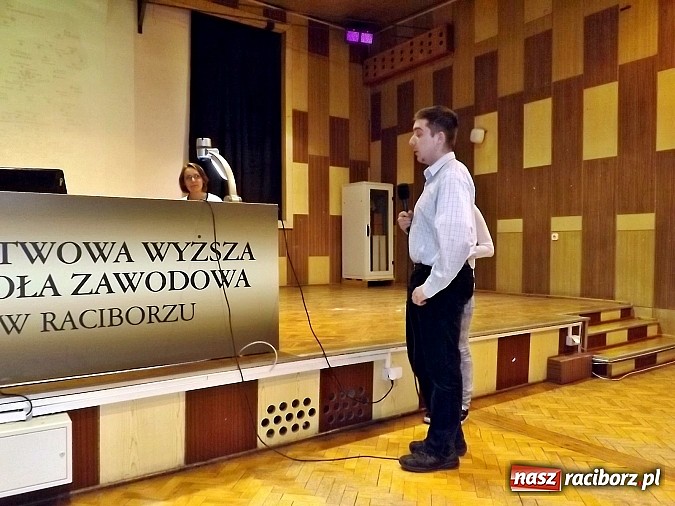 Zdjęcie w galerii na portalu naszraciborz.pl: Studenci PWSZ wysłuchali wykładu prezydenta wiadomości z regionu