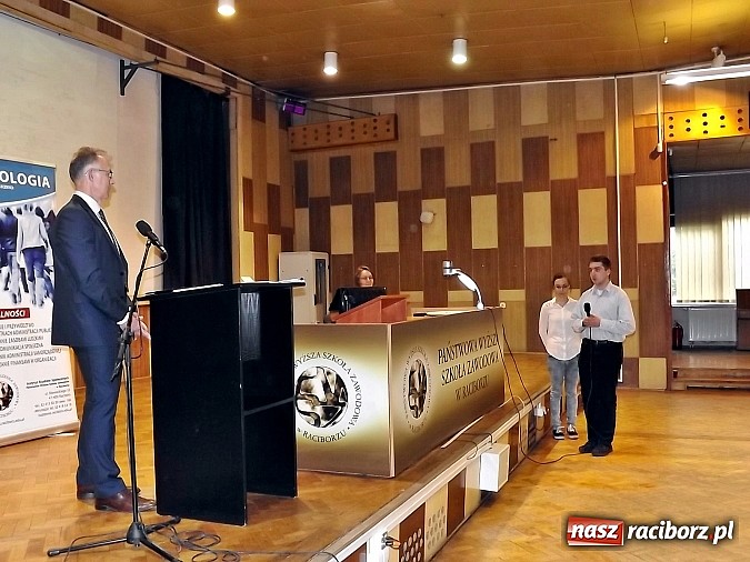 Zdjęcie w galerii na portalu naszraciborz.pl: Studenci PWSZ wysłuchali wykładu prezydenta wiadomości z regionu