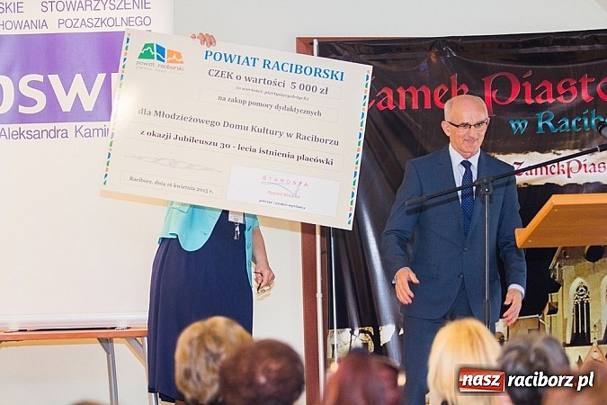 Zdjęcie w galerii na portalu naszraciborz.pl: Jubileusz Młodzieżowego Domu Kultury na Zamku Piastowskim wiadomości z regionu