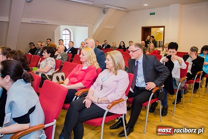 Zdjęcie w galerii na portalu naszraciborz.pl: Jubileusz Młodzieżowego Domu Kultury na Zamku Piastowskim wiadomości z regionu