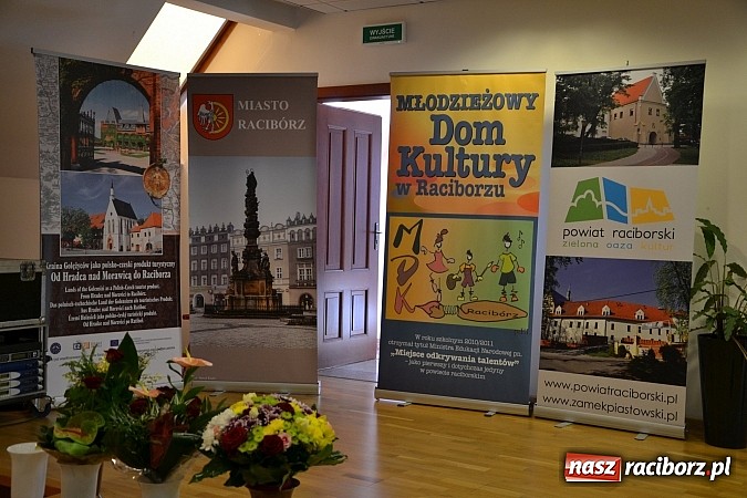 Zdjęcie w galerii na portalu naszraciborz.pl: Jubileusz Młodzieżowego Domu Kultury na Zamku Piastowskim wiadomości z regionu