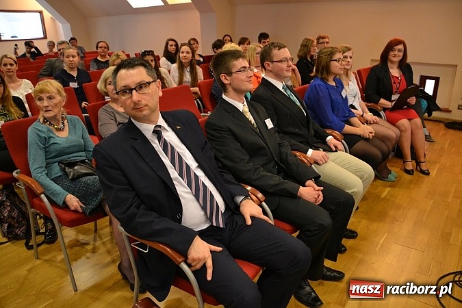 Zdjęcie w galerii na portalu naszraciborz.pl: Jubileusz Młodzieżowego Domu Kultury na Zamku Piastowskim wiadomości z regionu