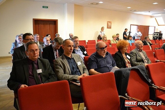 Zdjęcie w galerii na portalu naszraciborz.pl: Jubileusz Młodzieżowego Domu Kultury na Zamku Piastowskim wiadomości z regionu