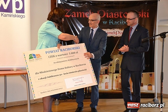 Zdjęcie w galerii na portalu naszraciborz.pl: Jubileusz Młodzieżowego Domu Kultury na Zamku Piastowskim wiadomości z regionu