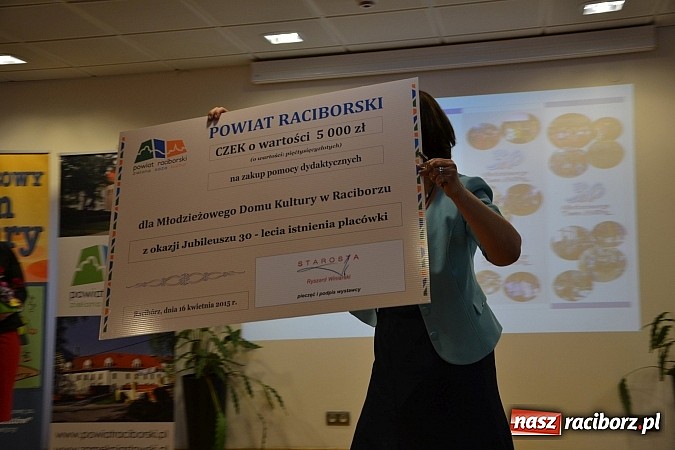 Zdjęcie w galerii na portalu naszraciborz.pl: Jubileusz Młodzieżowego Domu Kultury na Zamku Piastowskim wiadomości z regionu