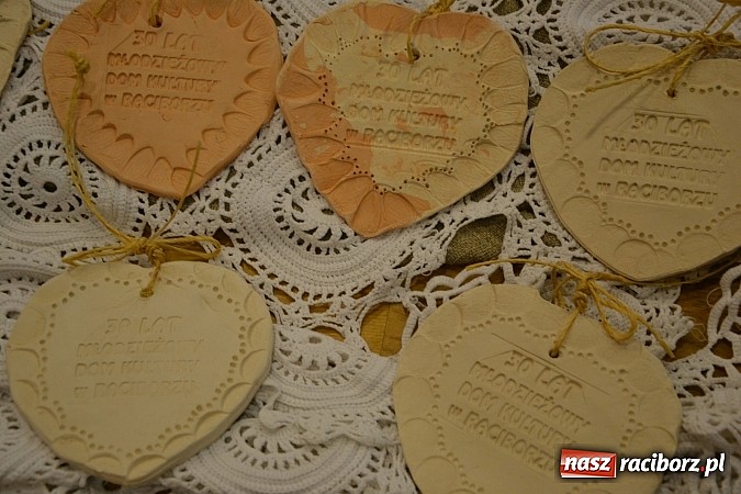 Zdjęcie w galerii na portalu naszraciborz.pl: Jubileusz Młodzieżowego Domu Kultury na Zamku Piastowskim wiadomości z regionu