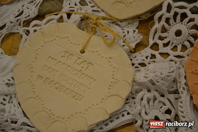 Zdjęcie w galerii na portalu naszraciborz.pl: Jubileusz Młodzieżowego Domu Kultury na Zamku Piastowskim wiadomości z regionu