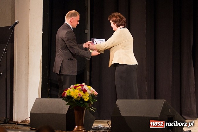 Zdjęcie w galerii na portalu naszraciborz.pl: Jubileuszowy koncert Młodzieżowego Domu Kultury w Raciborzu wiadomości z regionu