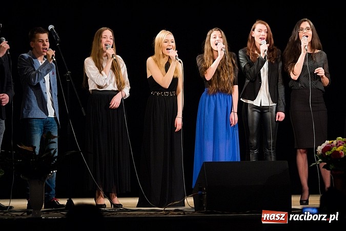 Zdjęcie w galerii na portalu naszraciborz.pl: Jubileuszowy koncert Młodzieżowego Domu Kultury w Raciborzu wiadomości z regionu