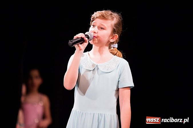 Zdjęcie w galerii na portalu naszraciborz.pl: Jubileuszowy koncert Młodzieżowego Domu Kultury w Raciborzu wiadomości z regionu