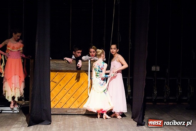 Zdjęcie w galerii na portalu naszraciborz.pl: Jubileuszowy koncert Młodzieżowego Domu Kultury w Raciborzu wiadomości z regionu