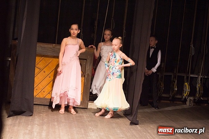 Zdjęcie w galerii na portalu naszraciborz.pl: Jubileuszowy koncert Młodzieżowego Domu Kultury w Raciborzu wiadomości z regionu