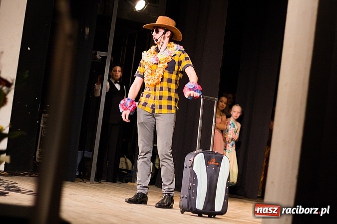 Zdjęcie w galerii na portalu naszraciborz.pl: Jubileuszowy koncert Młodzieżowego Domu Kultury w Raciborzu wiadomości z regionu