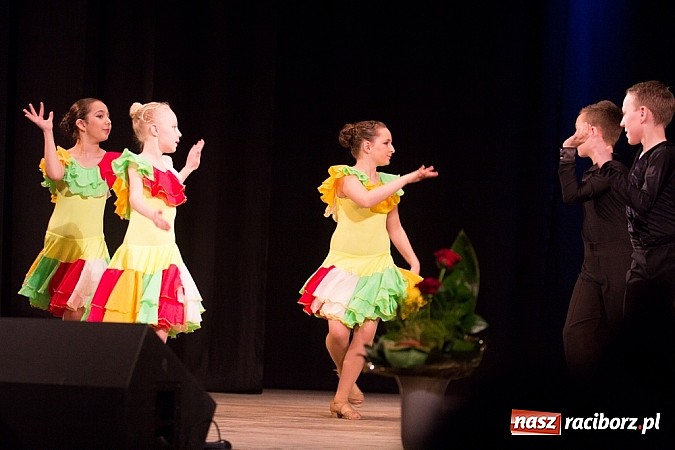 Zdjęcie w galerii na portalu naszraciborz.pl: Jubileuszowy koncert Młodzieżowego Domu Kultury w Raciborzu wiadomości z regionu