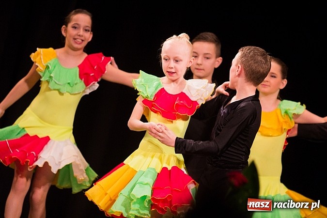 Zdjęcie w galerii na portalu naszraciborz.pl: Jubileuszowy koncert Młodzieżowego Domu Kultury w Raciborzu wiadomości z regionu