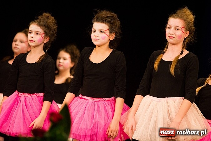 Zdjęcie w galerii na portalu naszraciborz.pl: Jubileuszowy koncert Młodzieżowego Domu Kultury w Raciborzu wiadomości z regionu