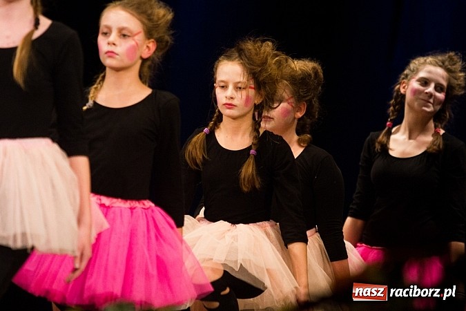 Zdjęcie w galerii na portalu naszraciborz.pl: Jubileuszowy koncert Młodzieżowego Domu Kultury w Raciborzu wiadomości z regionu