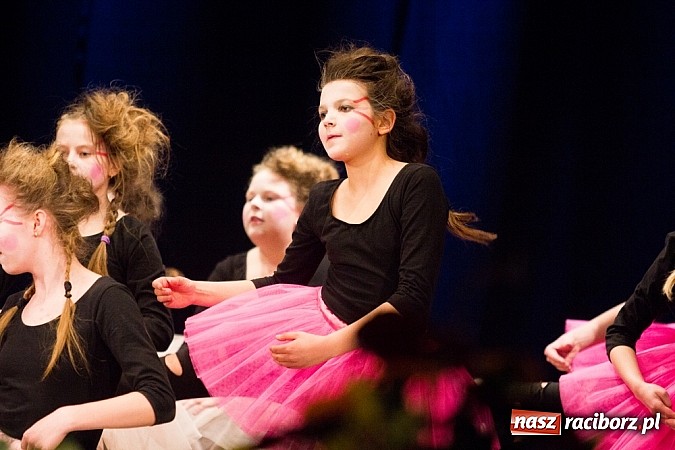 Zdjęcie w galerii na portalu naszraciborz.pl: Jubileuszowy koncert Młodzieżowego Domu Kultury w Raciborzu wiadomości z regionu