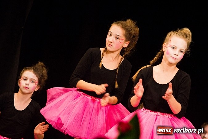 Zdjęcie w galerii na portalu naszraciborz.pl: Jubileuszowy koncert Młodzieżowego Domu Kultury w Raciborzu wiadomości z regionu