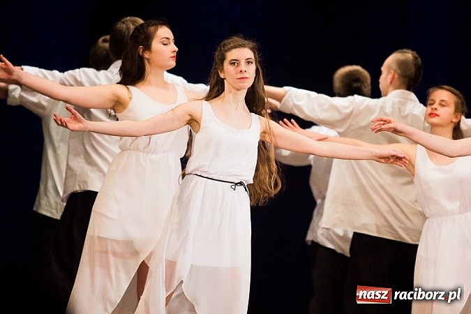 Zdjęcie w galerii na portalu naszraciborz.pl: Jubileuszowy koncert Młodzieżowego Domu Kultury w Raciborzu wiadomości z regionu