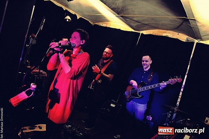 Zdjęcie w galerii na portalu naszraciborz.pl: Mikromusic wczoraj zagrał na Końcu Świata wiadomości z regionu