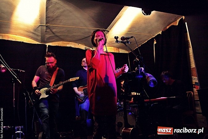 Zdjęcie w galerii na portalu naszraciborz.pl: Mikromusic wczoraj zagrał na Końcu Świata wiadomości z regionu